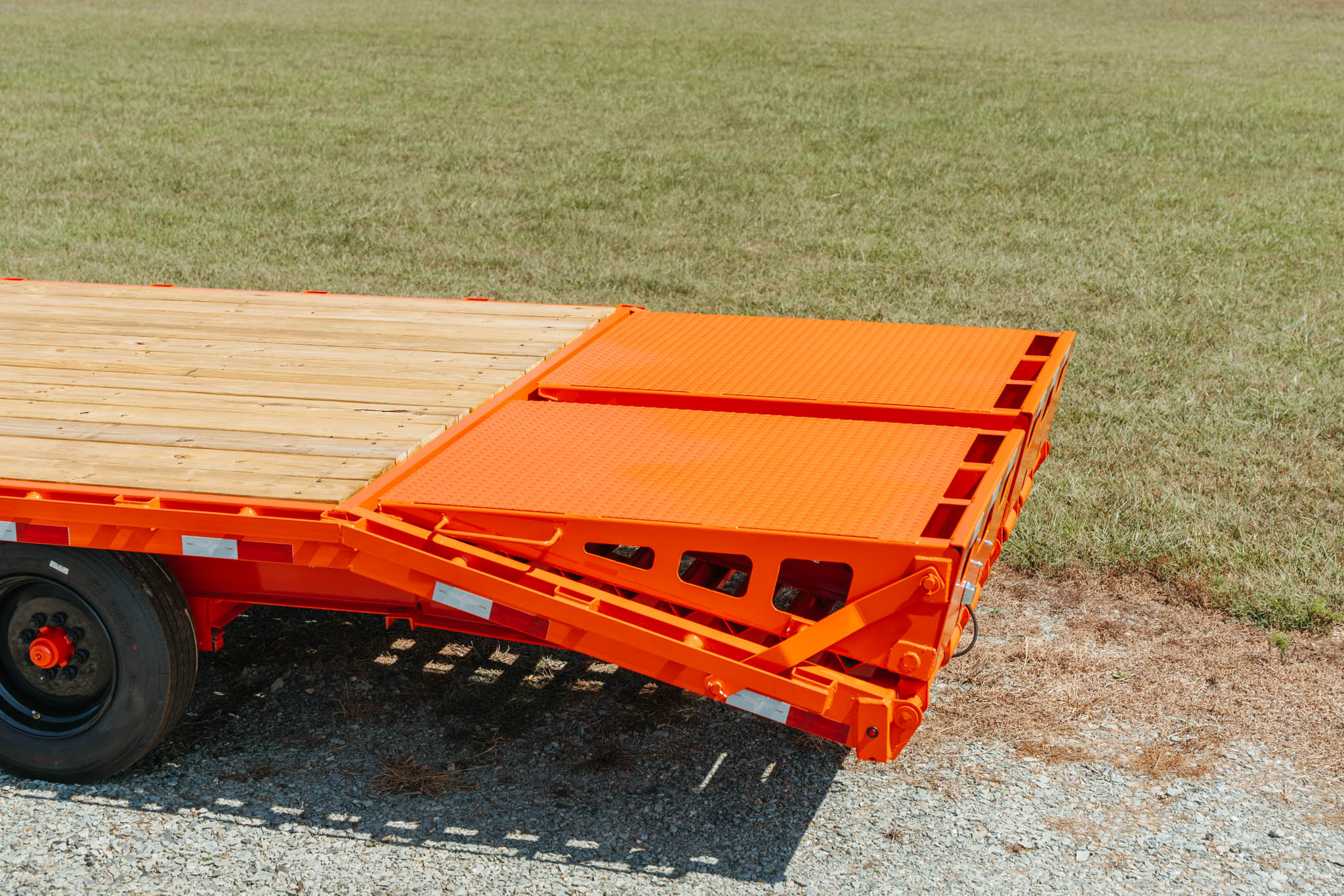 16K Deckover Flatbed | Kraftsman Trailers